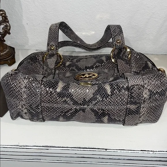 Michael Kors Black and Gray Snake Skin Shoulder Bag - Picture 10 of 11